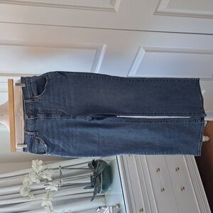 Levi’s Womens High Waisted Crop Flare Medium Wash‎ Stretch Jeans S-29/27